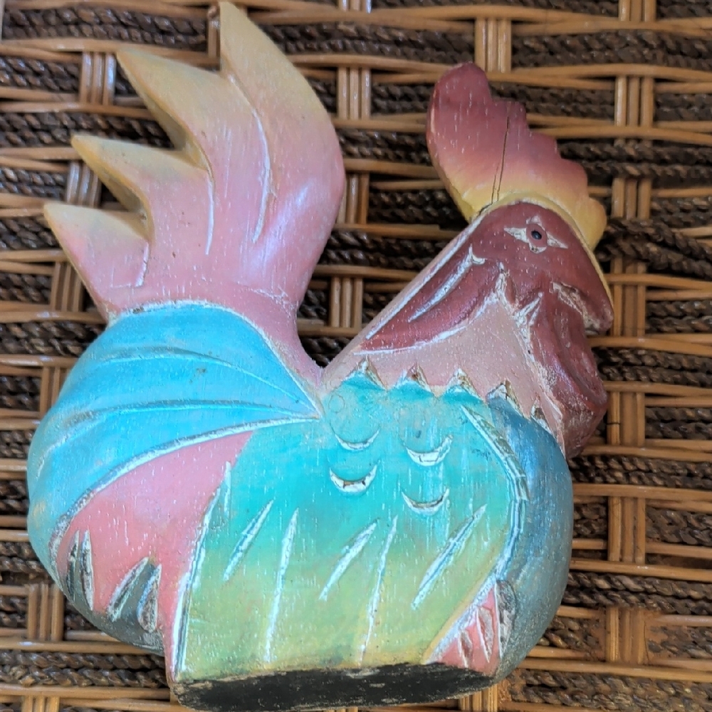 Colorful Vintage Hand-Carved Hand Painer Wooden Rooster Figurine
